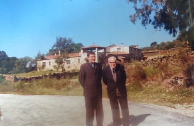 A tocar d’Os tres lugaris, amb don Alonso Zamora Vicente. 1999.